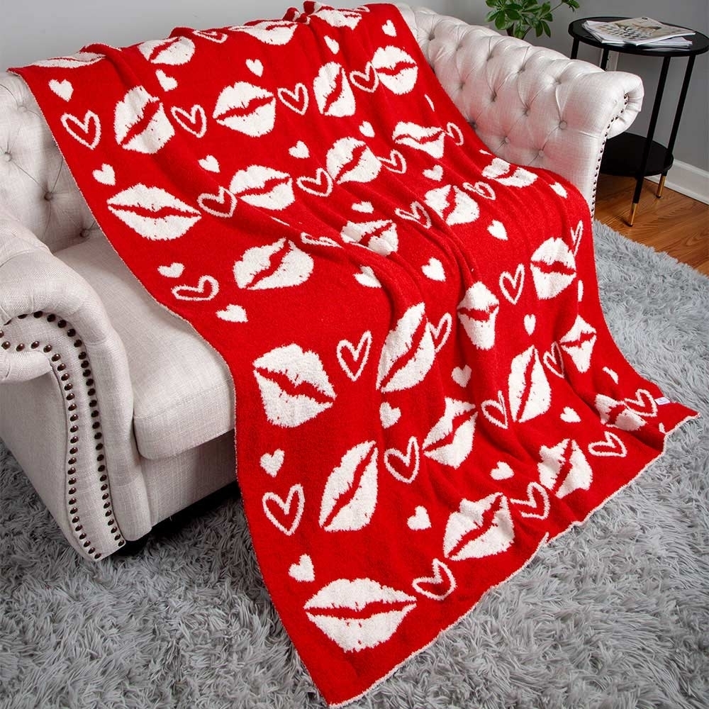 White Red Heart Kiss Lips Pattern Design Style Cozy Cute Statement Throw Blanket